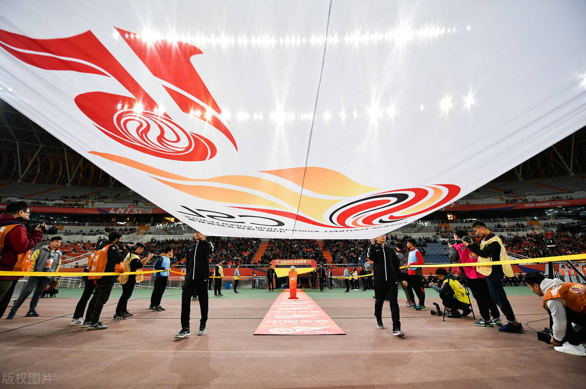 包含转会期亚冠传出新动向,亚特兰大伤情更新,管理层表态——管理层满意,球探报告显示潜力的词条 包含转会期亚冠传出新动向,亚特兰大伤情更新,管理层表态——管理层满意,球探报告显示潜力的词条