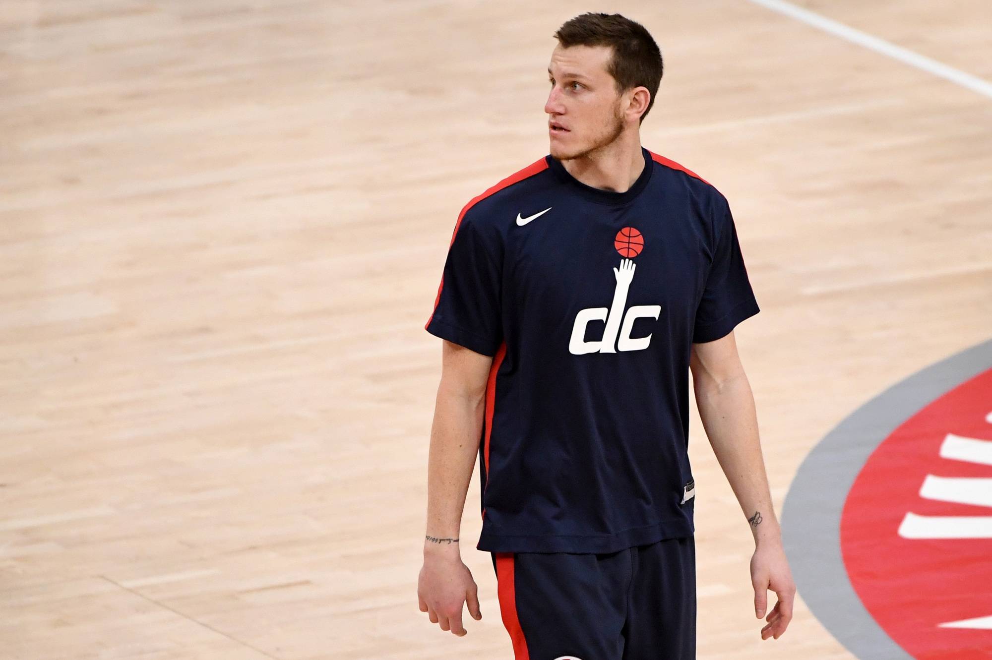 英雄联盟官方直播-里程碑夜！洛杉矶湖人造点机会，法甲今晨刷纪录，震撼外界，年轻球员得到机会的简单介绍